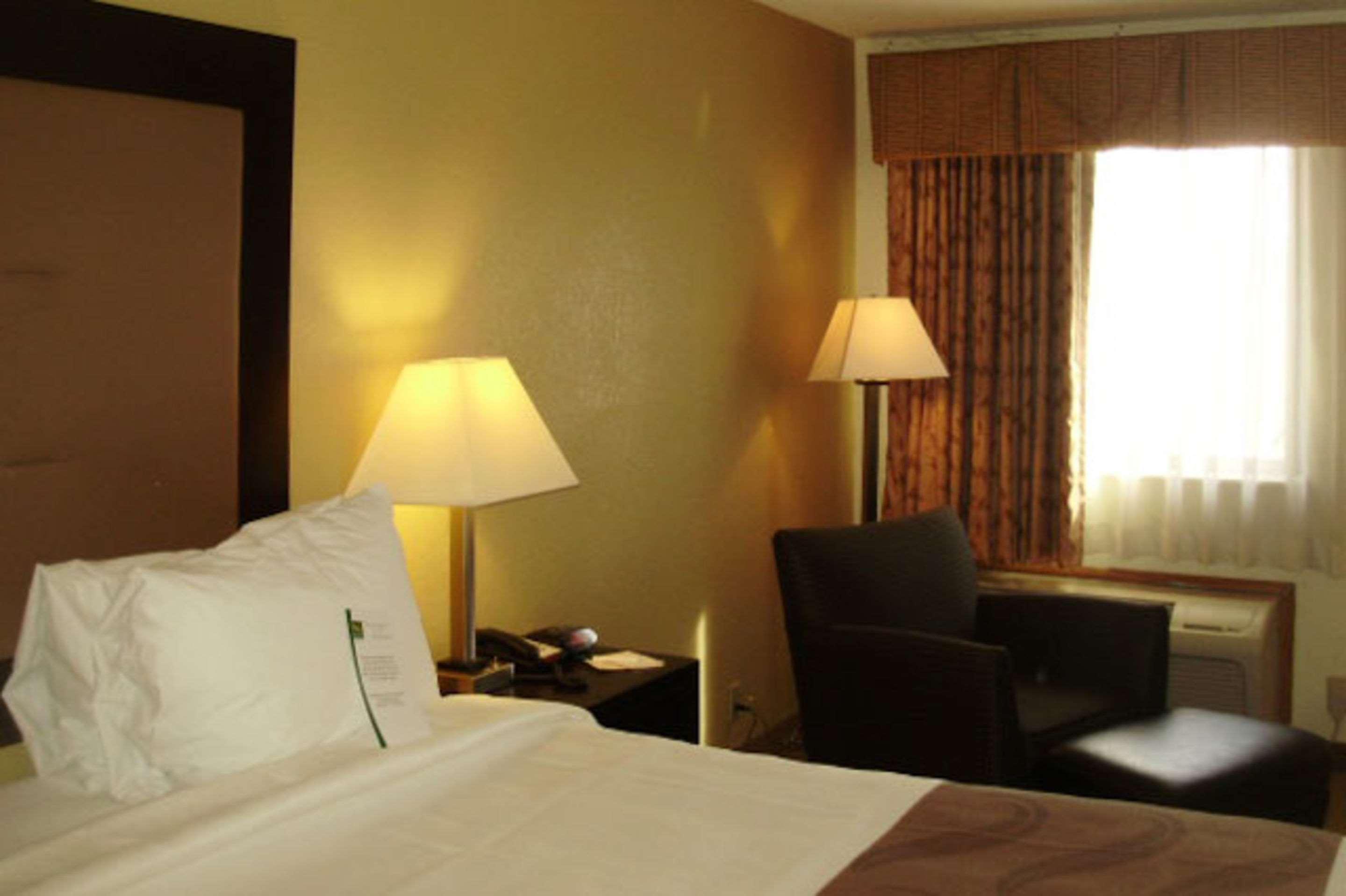 Quality Inn & Suites Florence - Cincinnati South Exterior foto