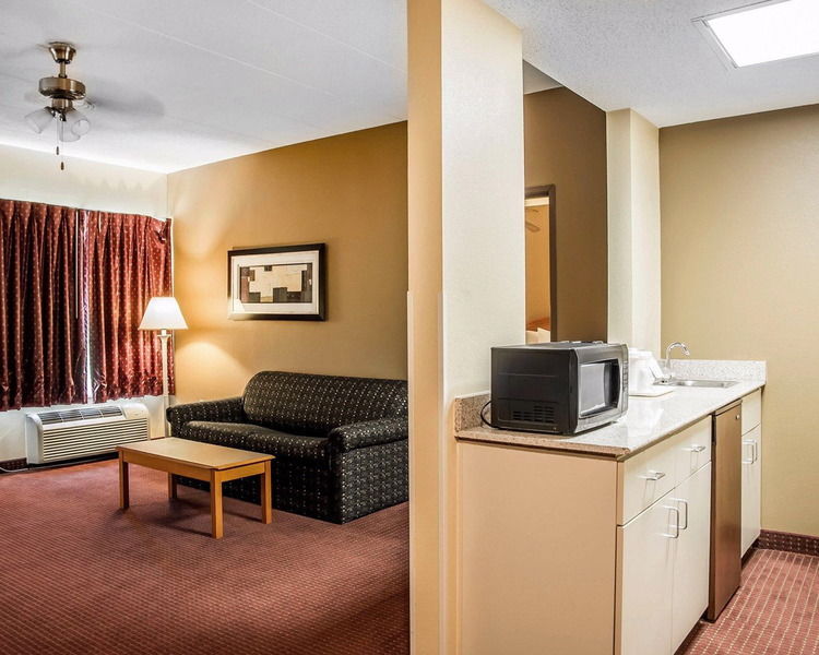 Quality Inn & Suites Florence - Cincinnati South Exterior foto